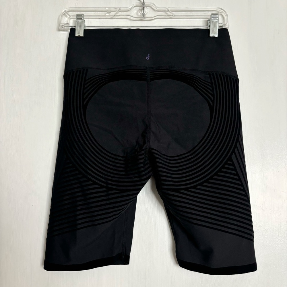 Fanka Body Sculpt 9" Biker Shorts (Reversible Wear) in Black Compression Active - Picture 2 of 9